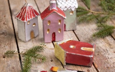 Adornos navideños: Casitas de papel maché, otra variante